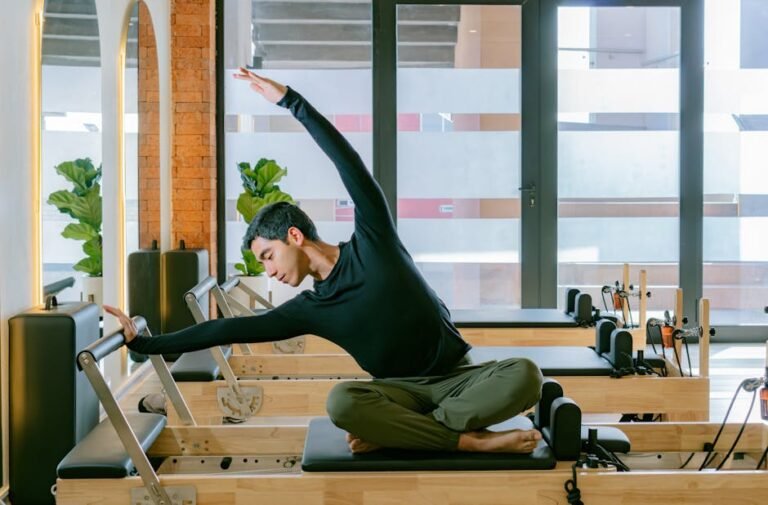 Daily Habits to Maintain a Flexible Spine as You Age: Simple Steps for a More Comfortable Life