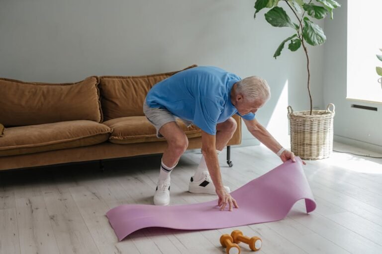 How to Build a Spine-Supportive Daily Routine for Seniors: Feel Better, Move More Freely